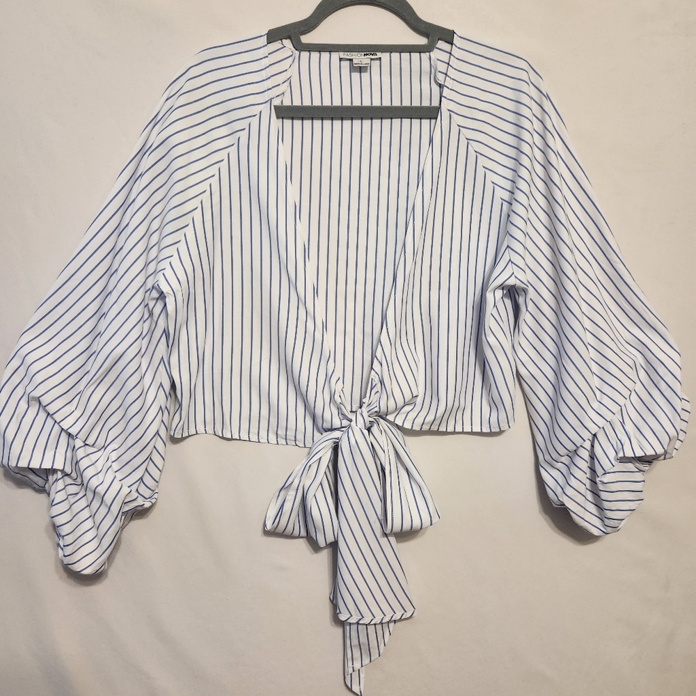 NWT Blue & White Striped Deep Vneck Tie Front Puff Sleeve Vannie Top